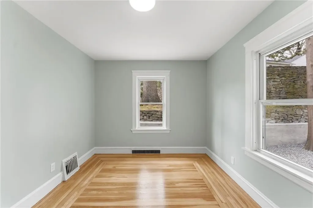 175 Oakland Avenue Cranston RI 02910