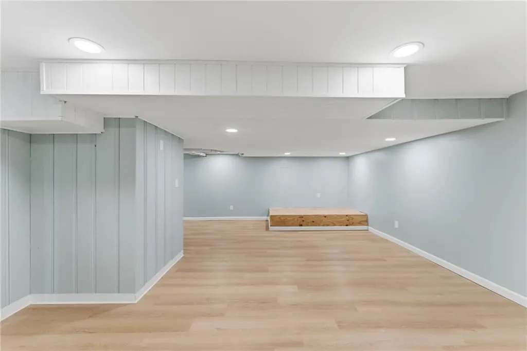 175 Oakland Avenue Cranston RI 02910