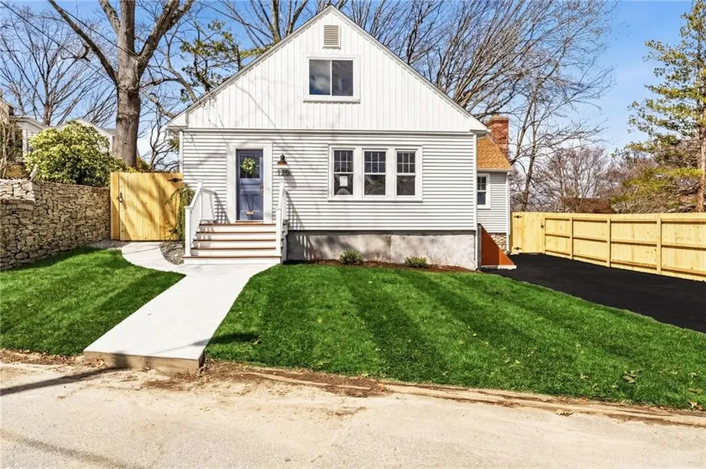 175 Oakland Avenue Cranston RI 02910