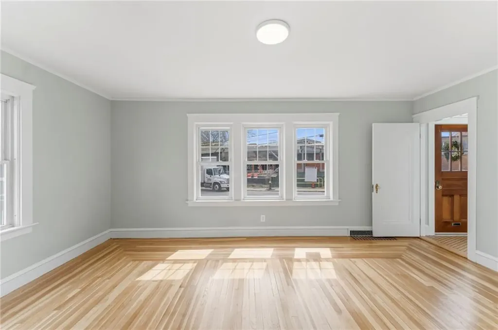 175 Oakland Avenue Cranston RI 02910