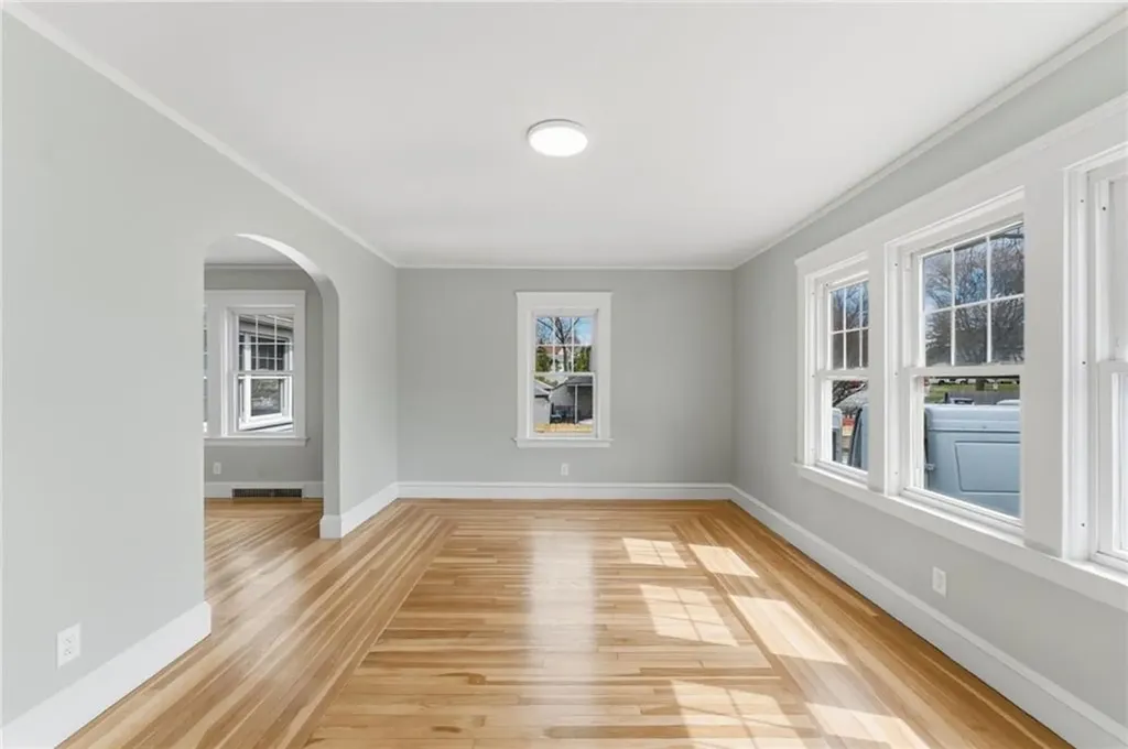 175 Oakland Avenue Cranston RI 02910