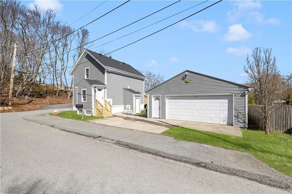 2 Birch Street Tiverton RI 02878