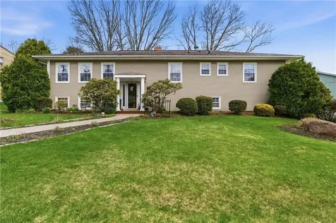 8 Crabapple Lane Smithfield RI 02828