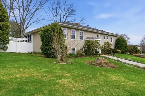 8 Crabapple Lane Smithfield RI 02828