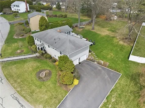 8 Crabapple Lane Smithfield RI 02828