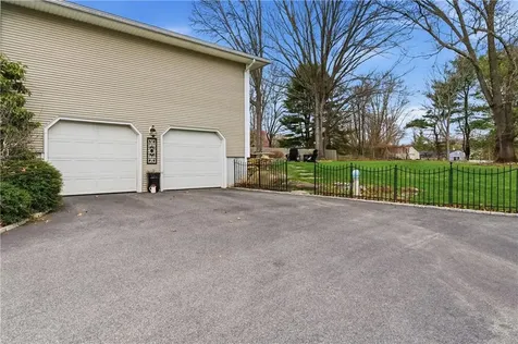8 Crabapple Lane Smithfield RI 02828