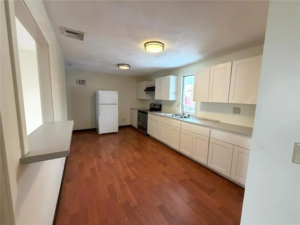 1302 Elmwood Avenue Cranston RI 02910