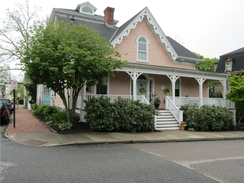 22 Mount Vernon Street Newport RI 02840