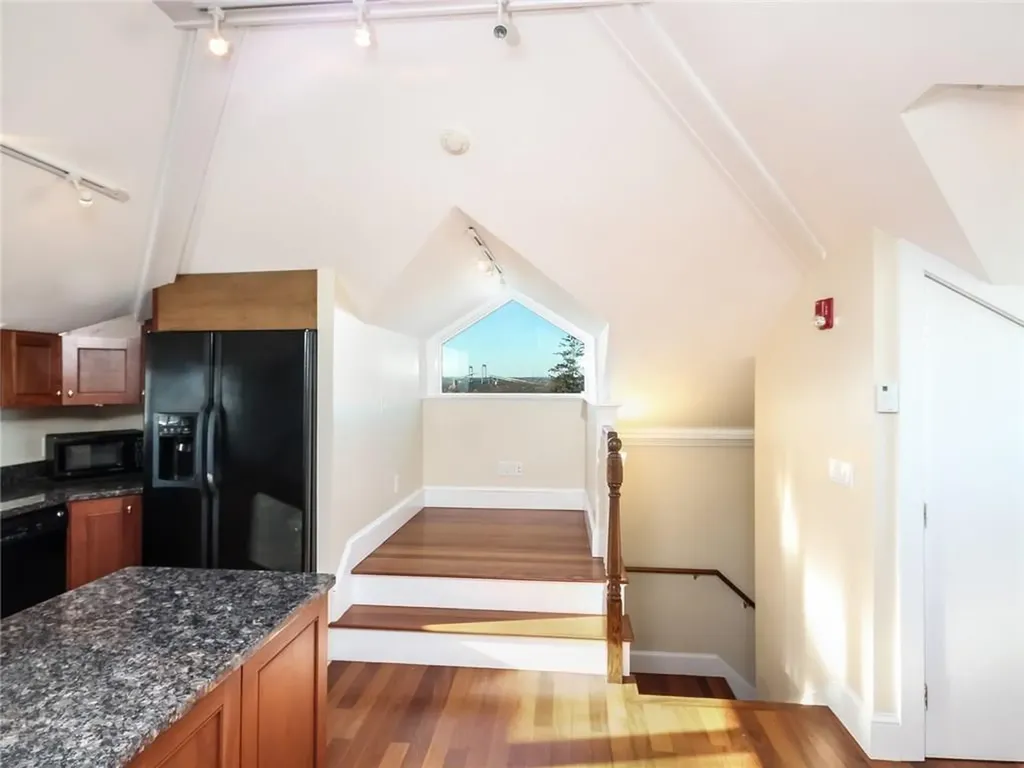 22 Mount Vernon Street Newport RI 02840