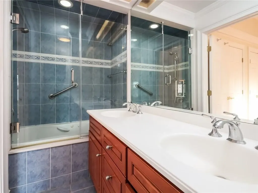 22 Mount Vernon Street Newport RI 02840