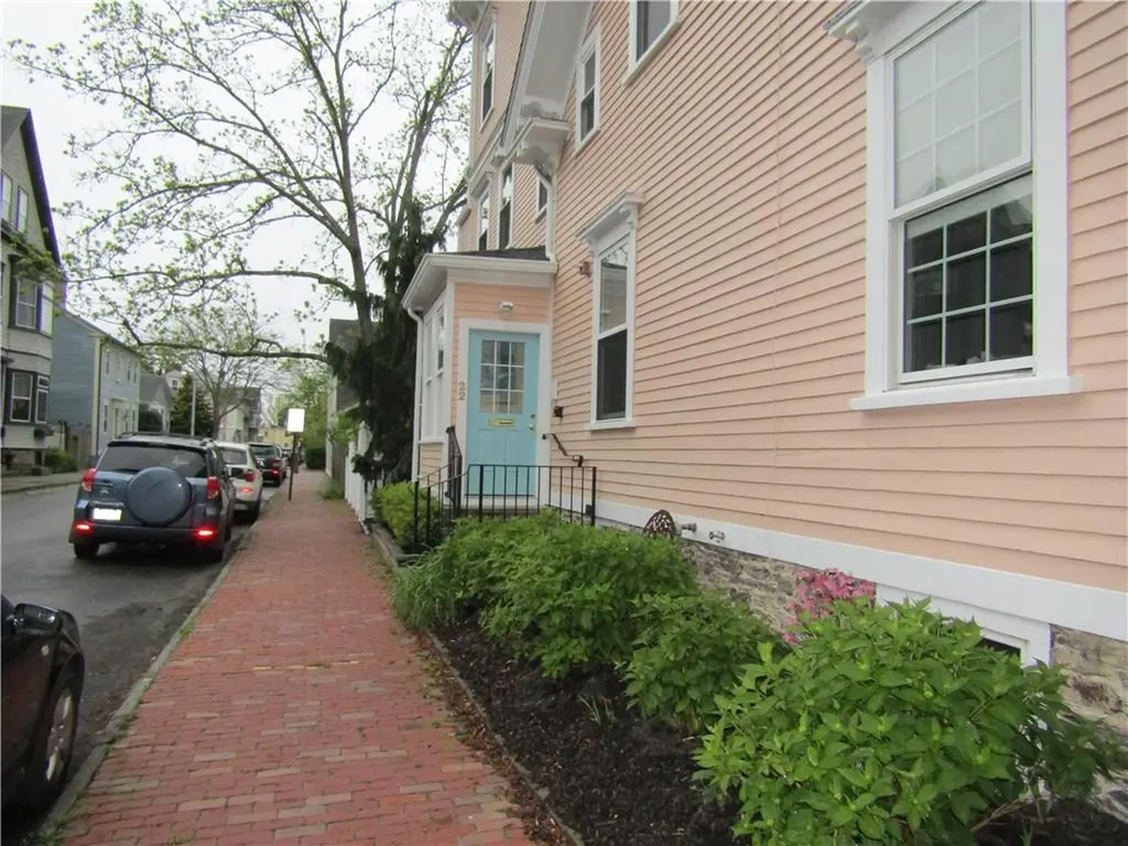 22 Mount Vernon Street Newport RI 02840