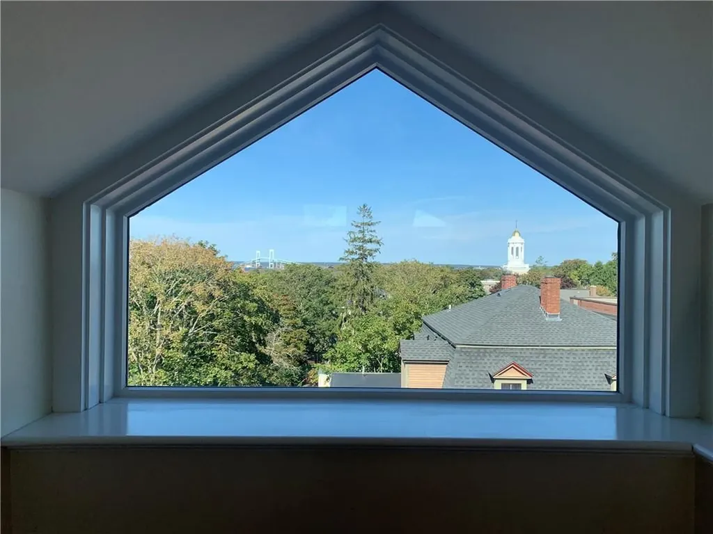 22 Mount Vernon Street Newport RI 02840