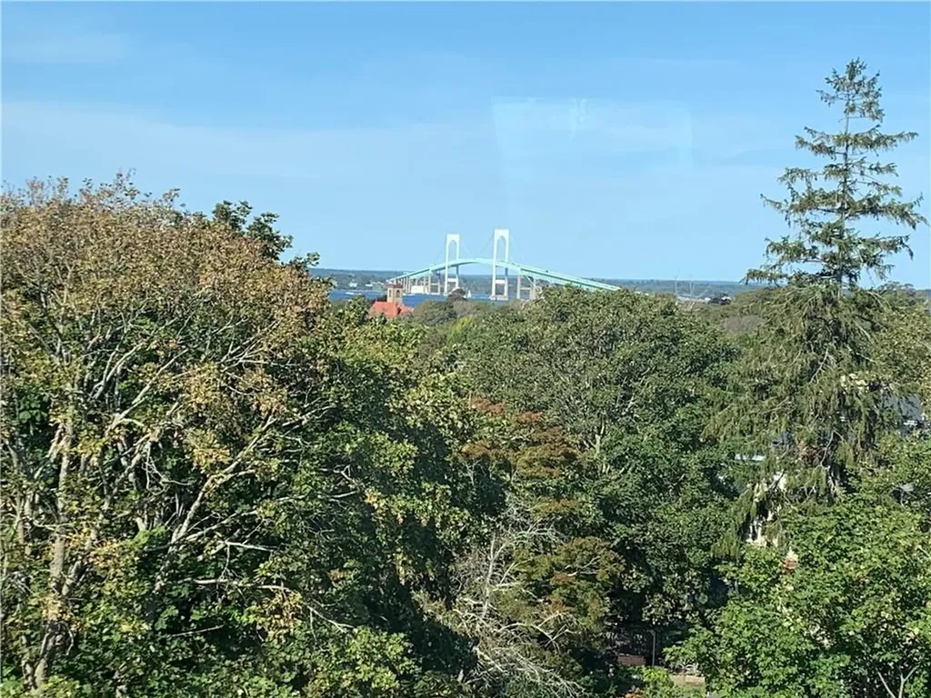 22 Mount Vernon Street Newport RI 02840