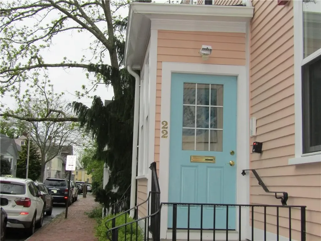 22 Mount Vernon Street Newport RI 02840