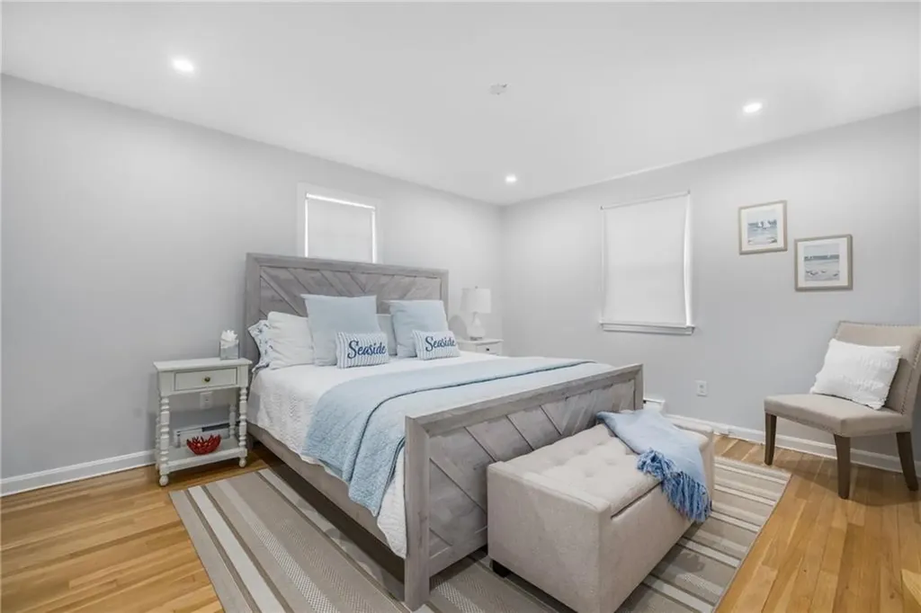 384 Valley Road Middletown RI 02842