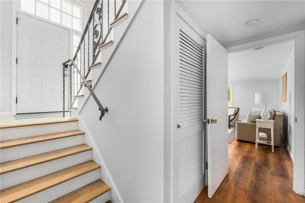 384 Valley Road Middletown RI 02842