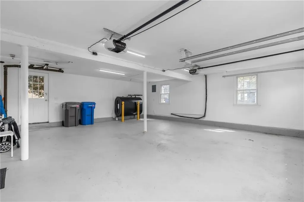 384 Valley Road Middletown RI 02842