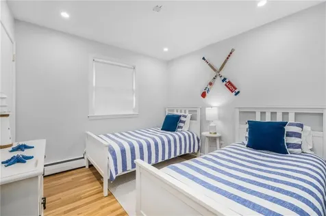 384 Valley Road Middletown RI 02842