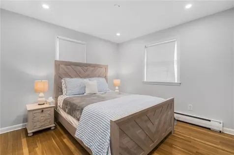 384 Valley Road Middletown RI 02842