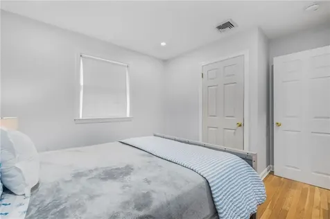 384 Valley Road Middletown RI 02842