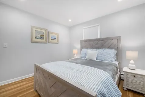 384 Valley Road Middletown RI 02842