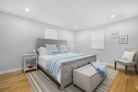 384 Valley Road Middletown RI 02842