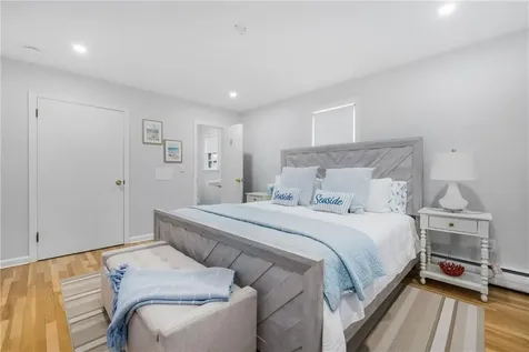 384 Valley Road Middletown RI 02842