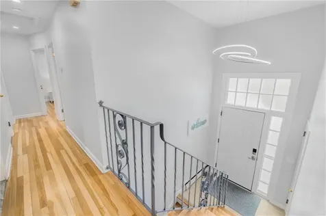 384 Valley Road Middletown RI 02842