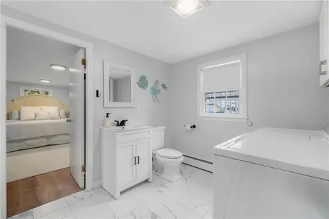 384 Valley Road Middletown RI 02842