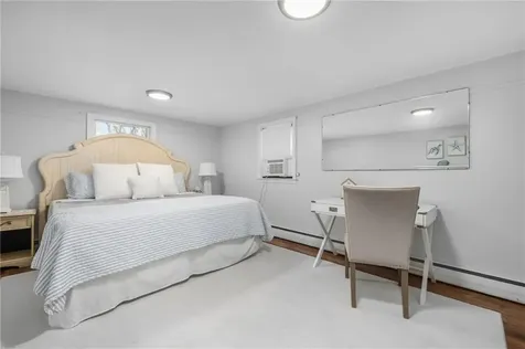 384 Valley Road Middletown RI 02842