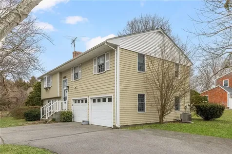 384 Valley Road Middletown RI 02842