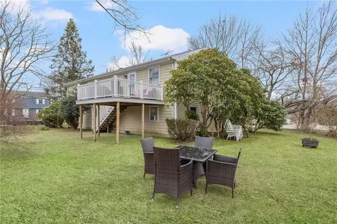 384 Valley Road Middletown RI 02842