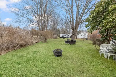 384 Valley Road Middletown RI 02842