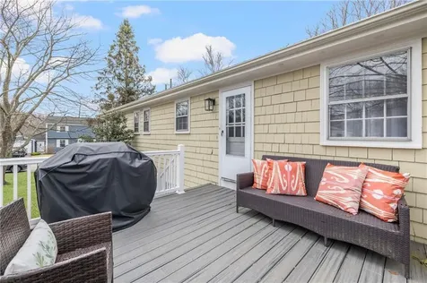 384 Valley Road Middletown RI 02842