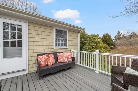 384 Valley Road Middletown RI 02842