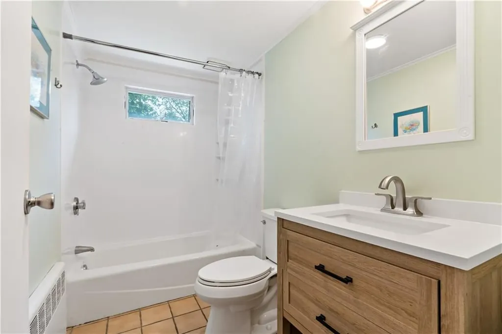 39 Salt Pond Way Westerly RI 02891