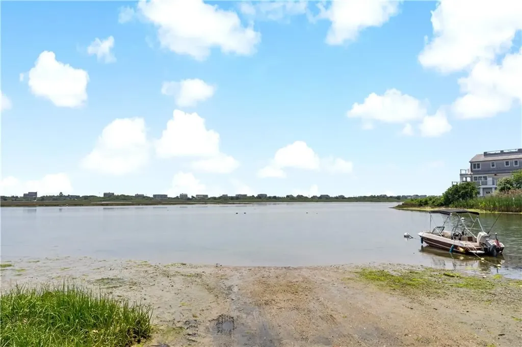 39 Salt Pond Way Westerly RI 02891