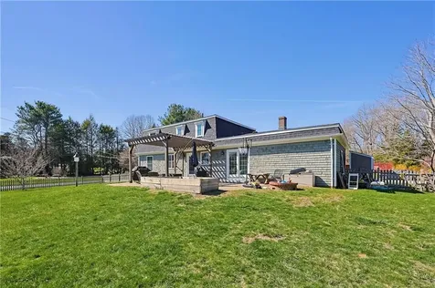 3 Fair Oaks Lane Smithfield RI 02828
