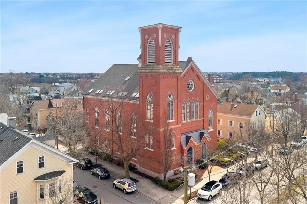 10 East Street Providence RI 02906