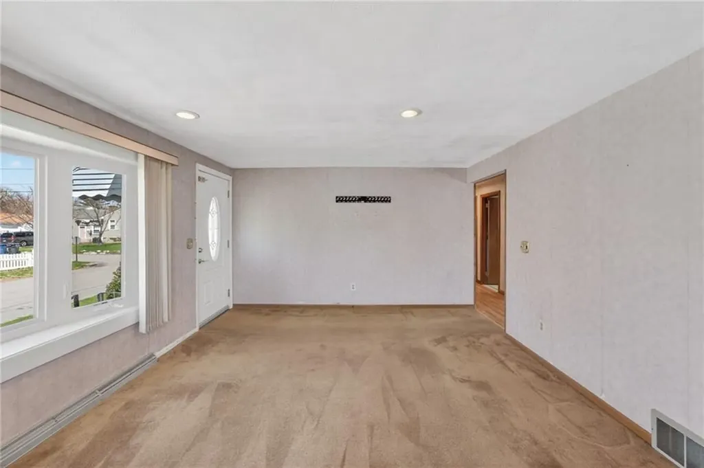 88 Bly Street Warwick RI 02888
