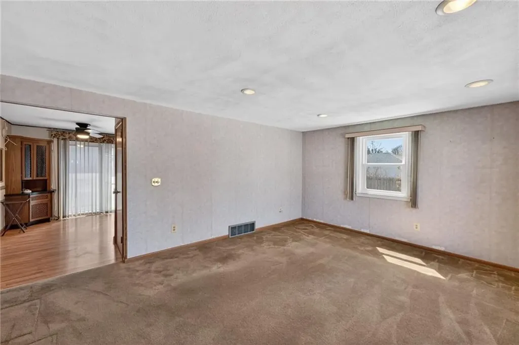 88 Bly Street Warwick RI 02888
