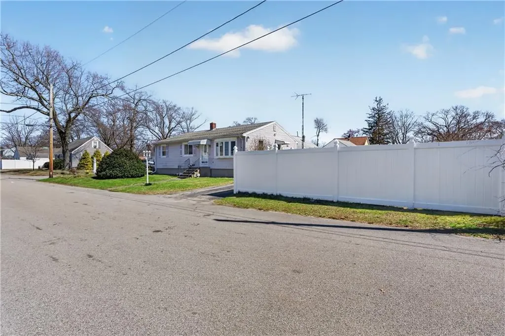 88 Bly Street Warwick RI 02888
