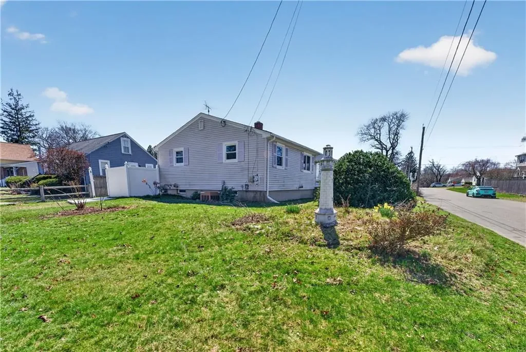 88 Bly Street Warwick RI 02888