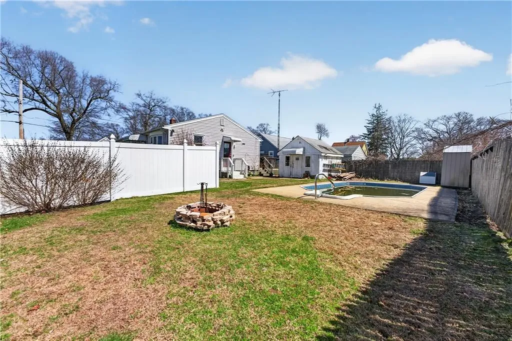 88 Bly Street Warwick RI 02888