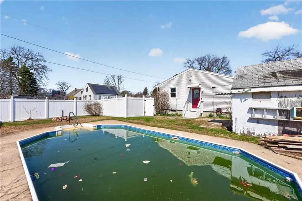88 Bly Street Warwick RI 02888