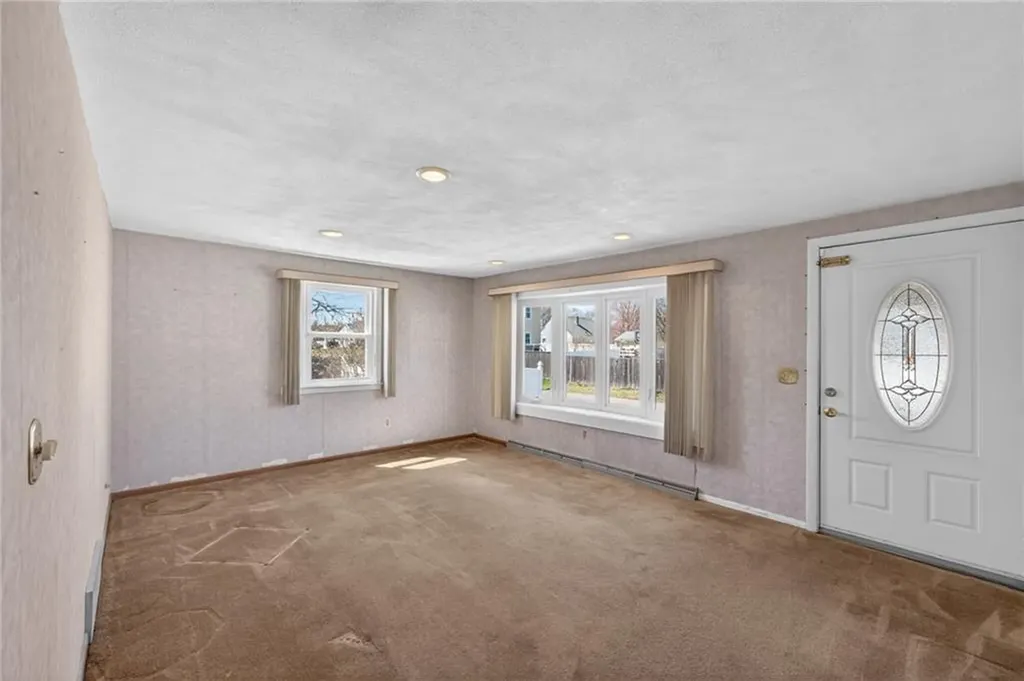 88 Bly Street Warwick RI 02888