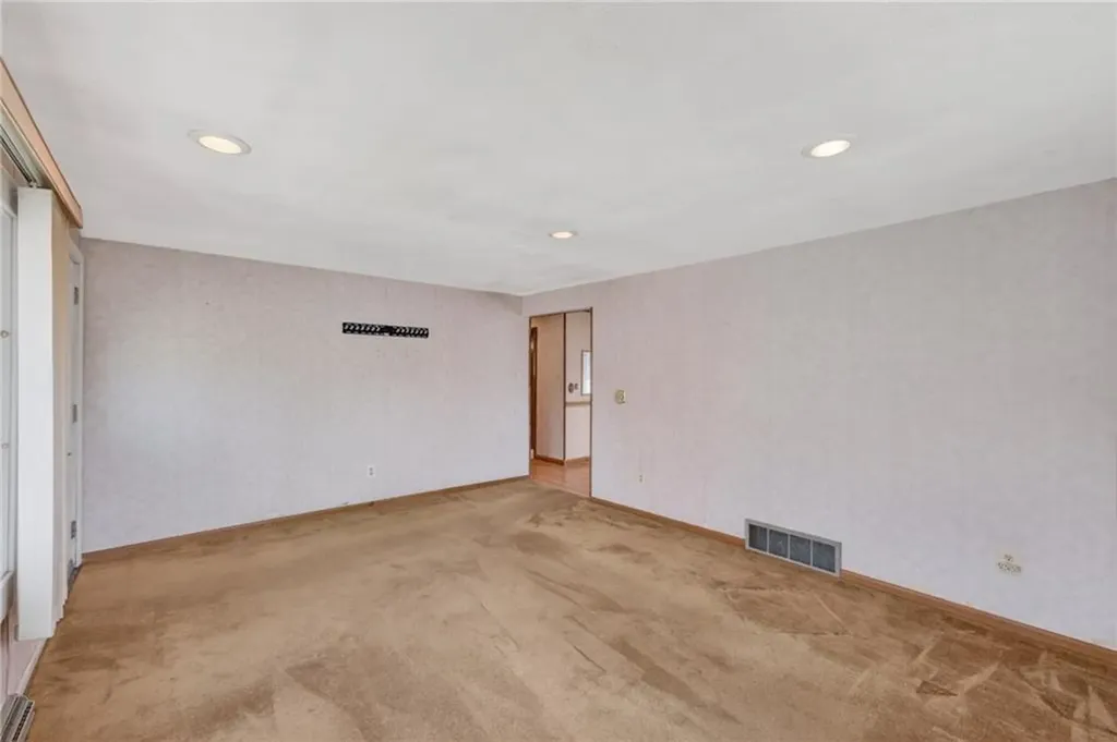 88 Bly Street Warwick RI 02888