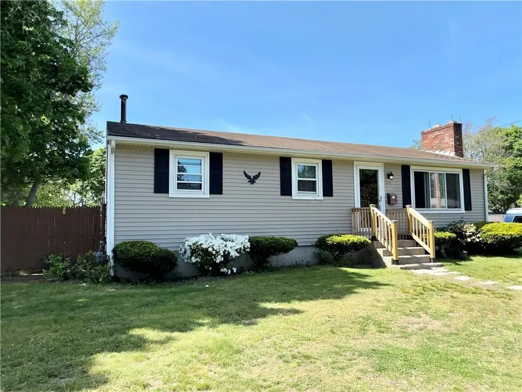 24 Johnson Avenue Warwick RI 02886