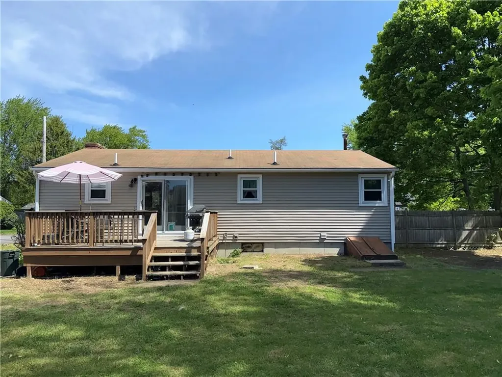 24 Johnson Avenue Warwick RI 02886