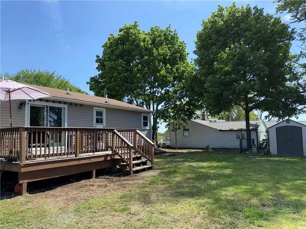 24 Johnson Avenue Warwick RI 02886